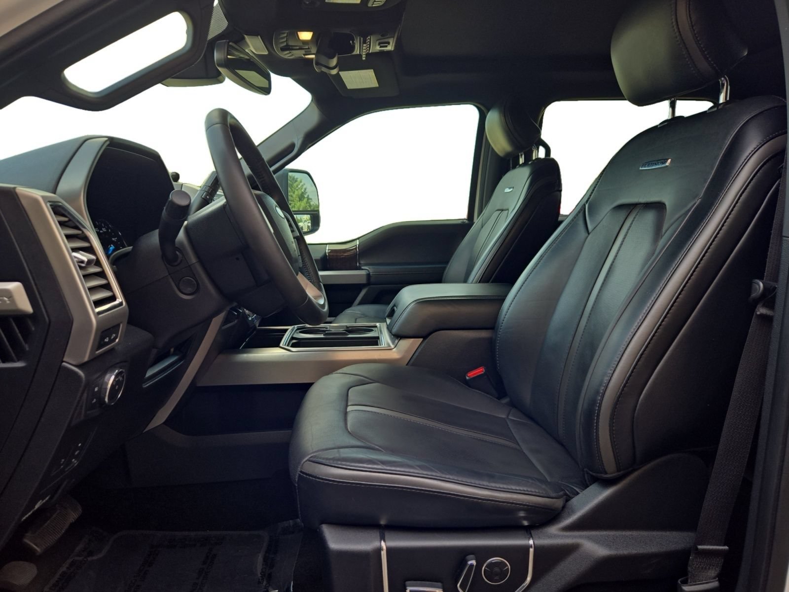 Used 2017 Ford F250 Platinum w/ Platinum Ultimate Package AWD/4WD image 13
