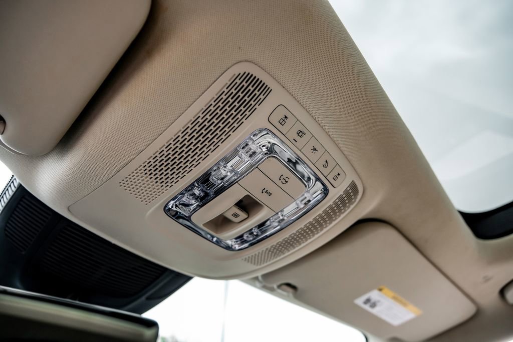 Used 2023 Mercedes-Benz GLS 580 4MATIC image 29