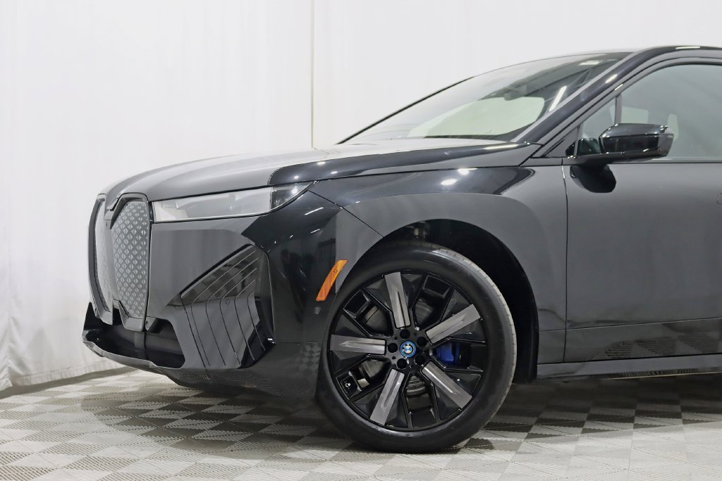 Used 2024 BMW iX xDrive50 w/ Sport Package AWD/4WD image 2