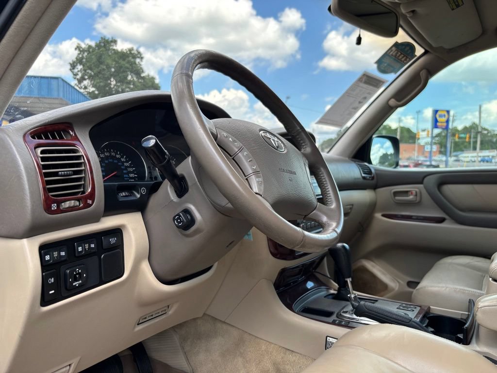 Used 2004 Toyota Land Cruiser w/ Convenience Pkg AWD/4WD image 16