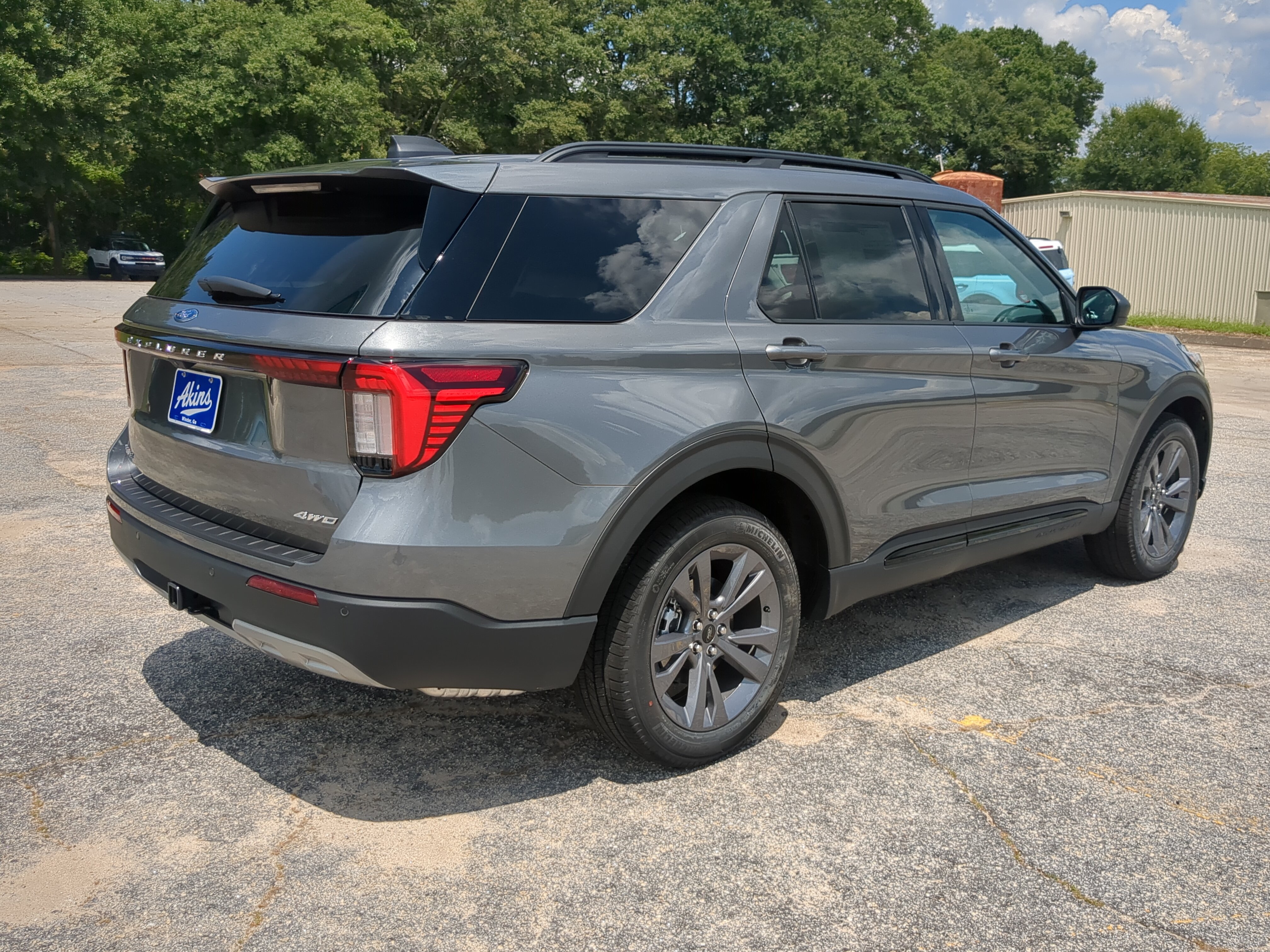 New 2026 Ford Explorer Active w/ Active Comfort Package AWD/4WD image 3