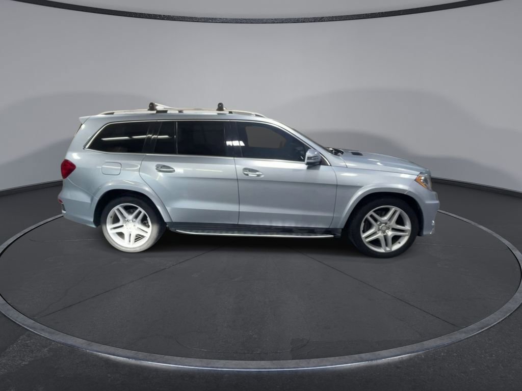 Used 2015 Mercedes-Benz GL 550 4MATIC image 9