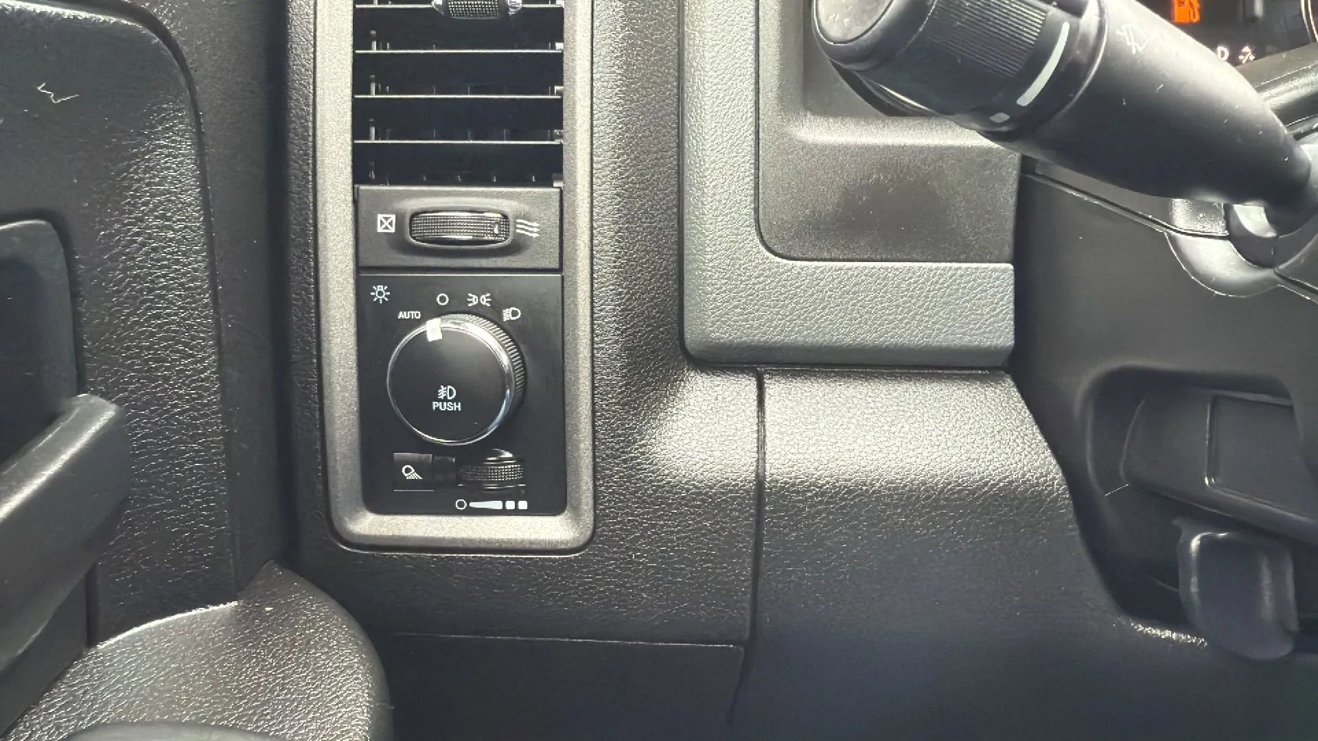 Used 2019 RAM 1500 Express w/ Express Value Package image 14