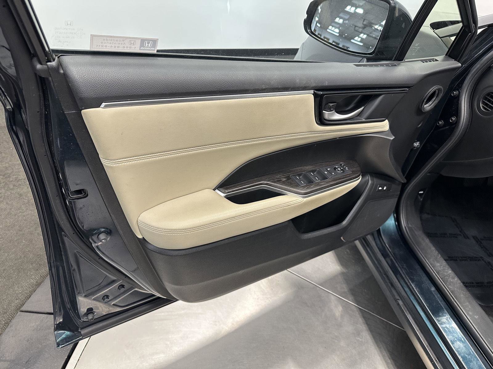 Used 2018 Honda Clarity Plug-In Hybrid image 9