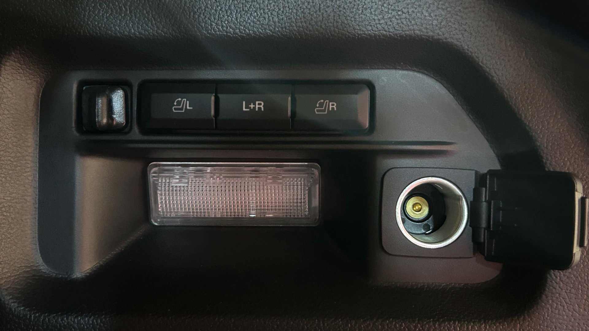 Used 2026 Ford Explorer ST w/ Sun And Sound Package AWD/4WD image 36