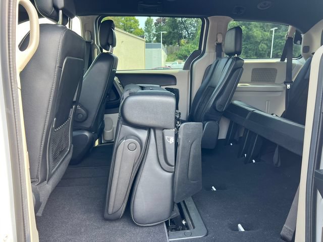 Used 2019 Dodge Grand Caravan SXT FWD image 29