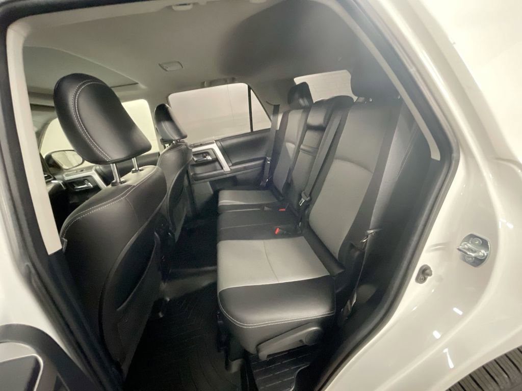Used 2018 Toyota 4Runner SR5 Premium image 24