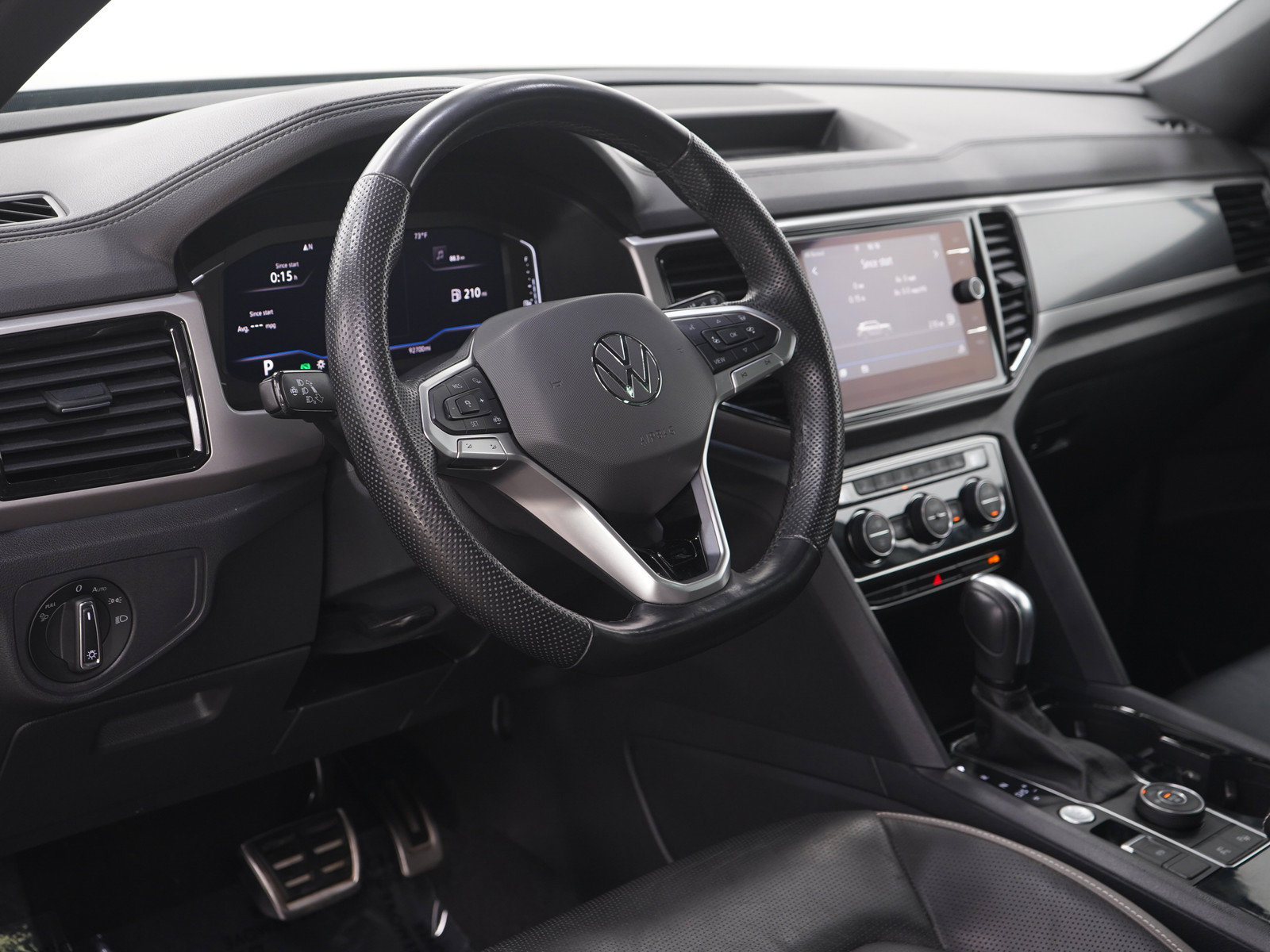 Used 2020 Volkswagen Atlas Cross Sport SEL Premium R-Line AWD/4WD image 25