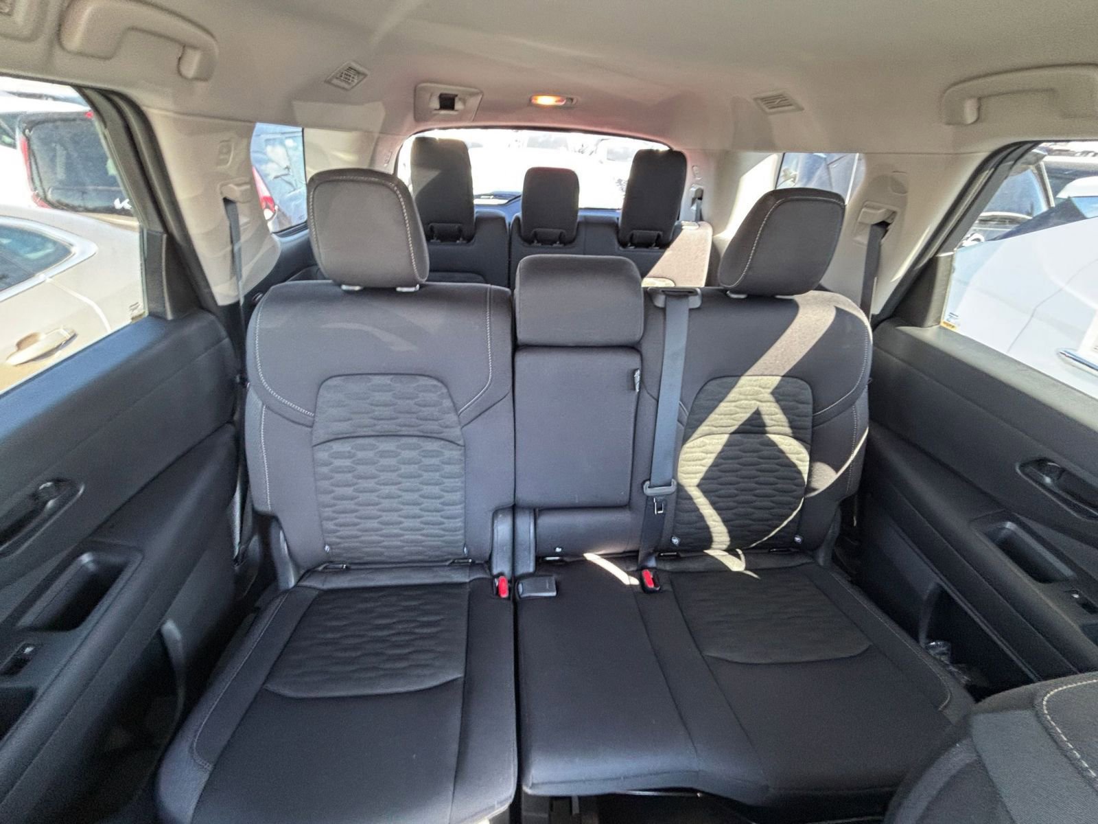 Used 2025 Nissan Pathfinder SV FWD image 41