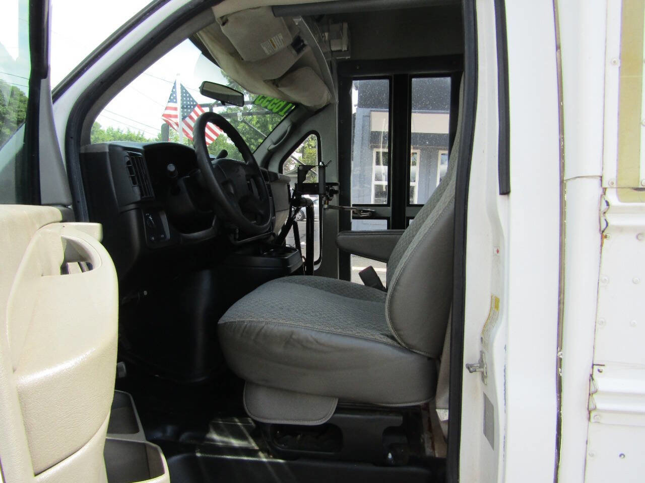 Used 2006 Chevrolet Express 3500 w/ School Bus Package image 5