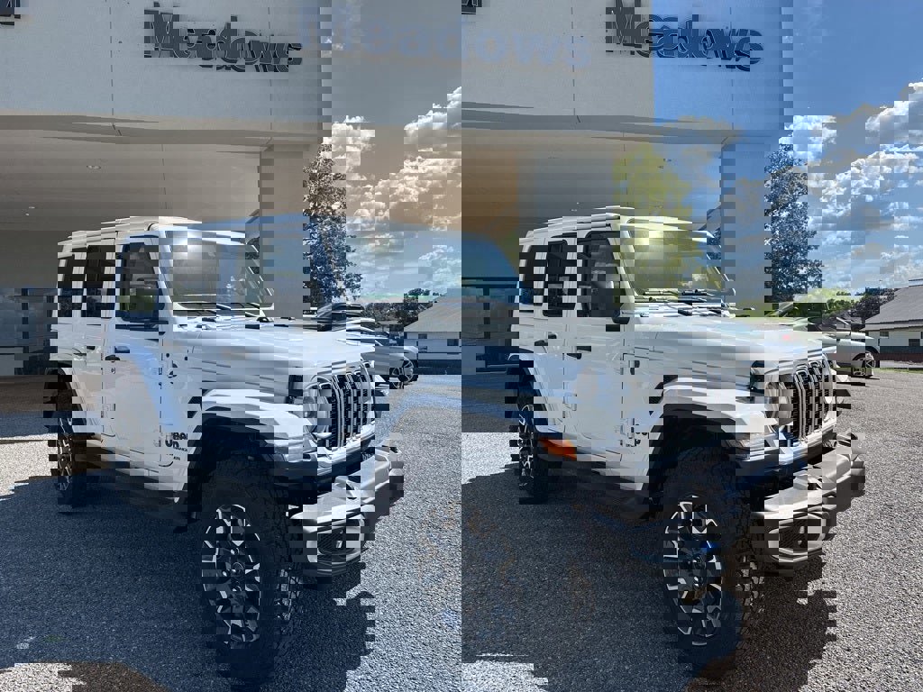 New 2025 Jeep Wrangler Sahara video 1