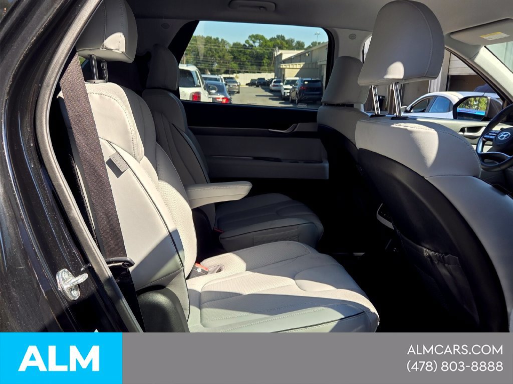 Used 2025 Hyundai Palisade SEL FWD image 16