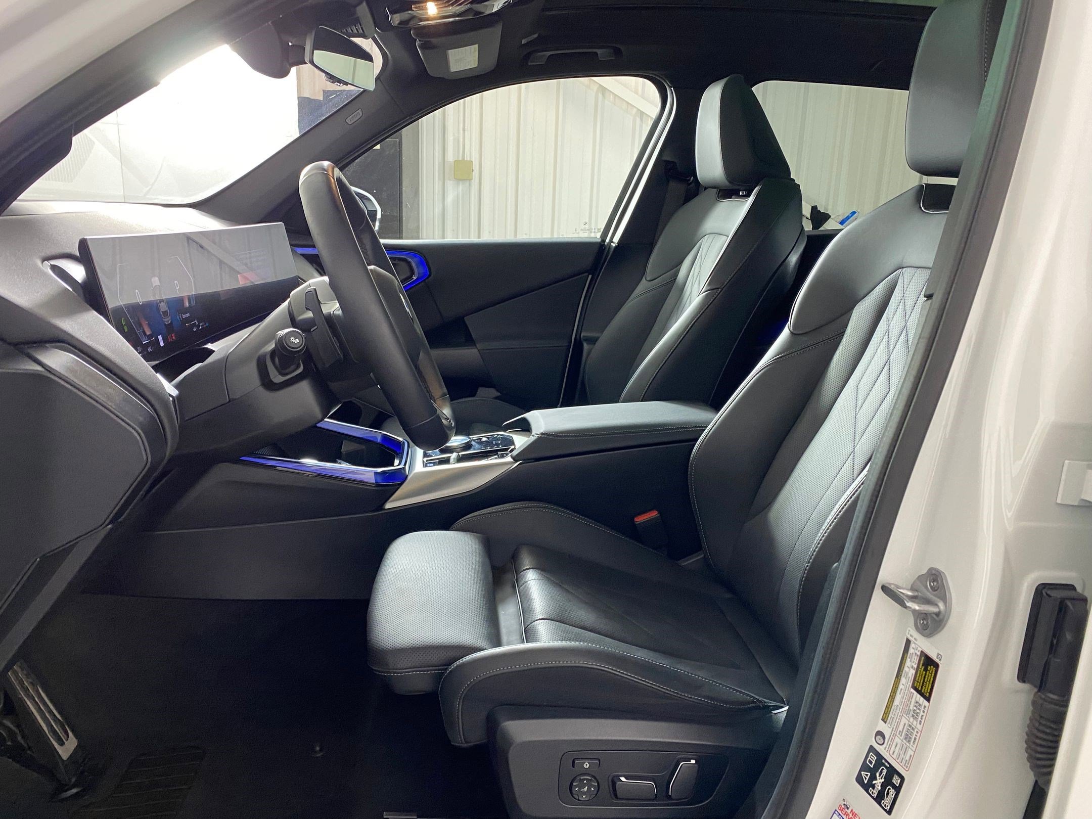 Certified 2025 BMW X3 xDrive30i image 5