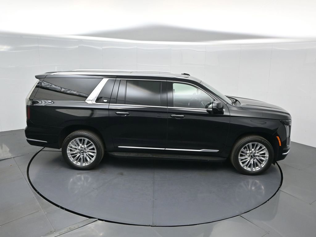 Used 2025 Cadillac Escalade ESV Premium Luxury image 44