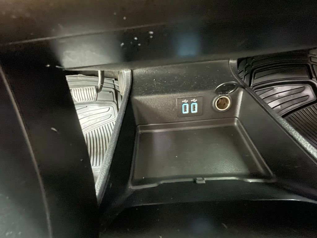 Used 2019 Ford Fusion SE w/ Equipment Group 151A FWD image 13