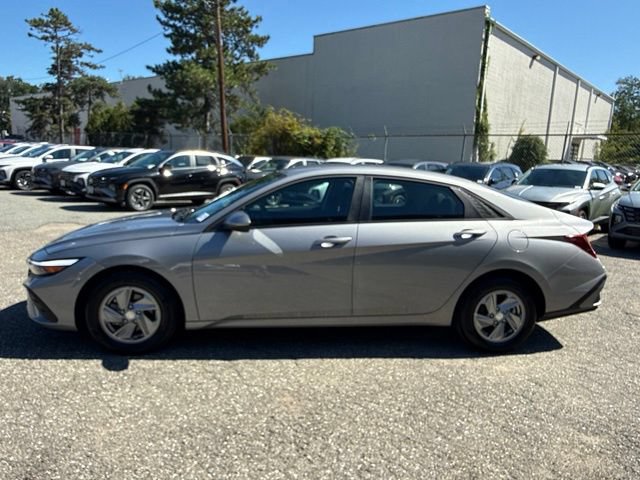 Used 2026 Hyundai Elantra SE FWD image 20