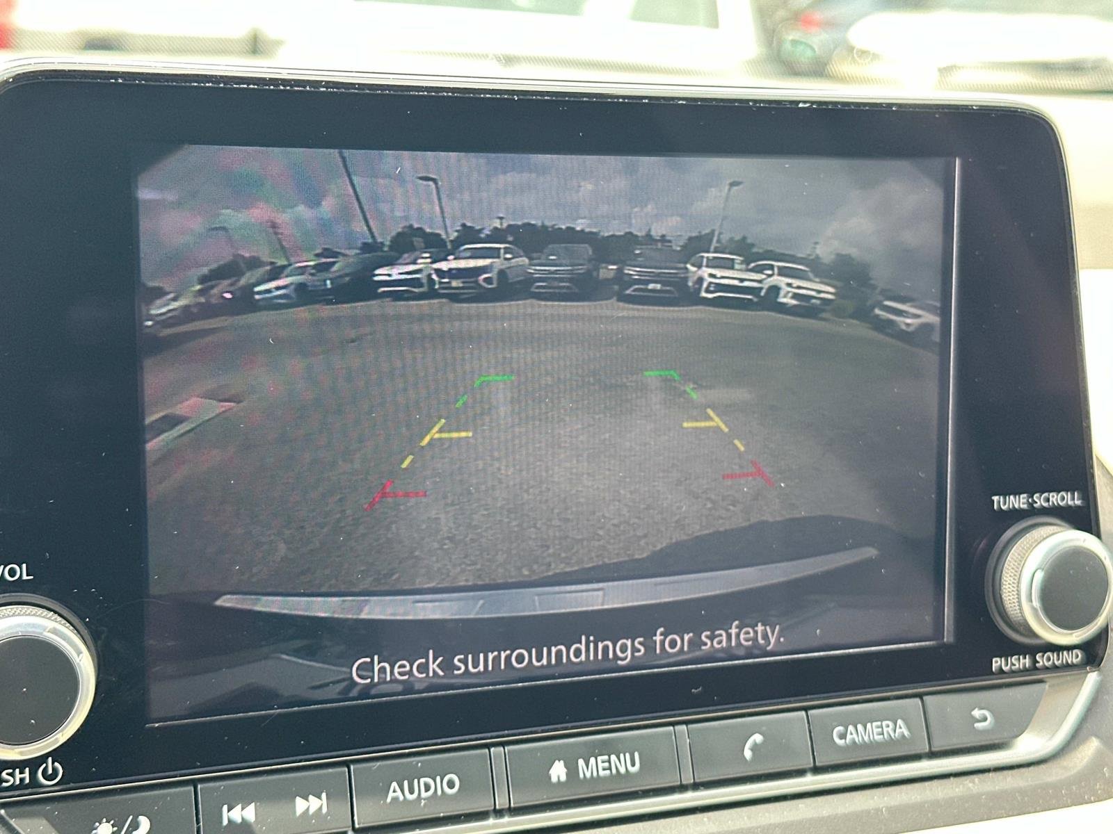 Used 2023 Nissan Rogue SV image 15