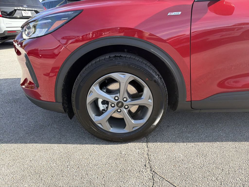 New 2026 Ford Escape ST-Line w/ Tech Pack #1 FWD image 30