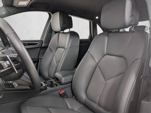 Used 2025 Porsche Macan AWD/4WD image 5