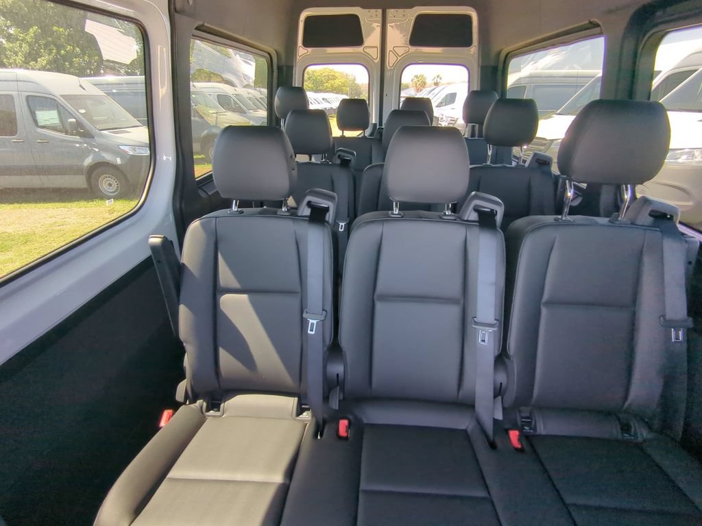 Used 2024 Mercedes-Benz Sprinter 2500 image 5