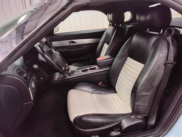 Used 2003 Ford Thunderbird Deluxe RWD image 10