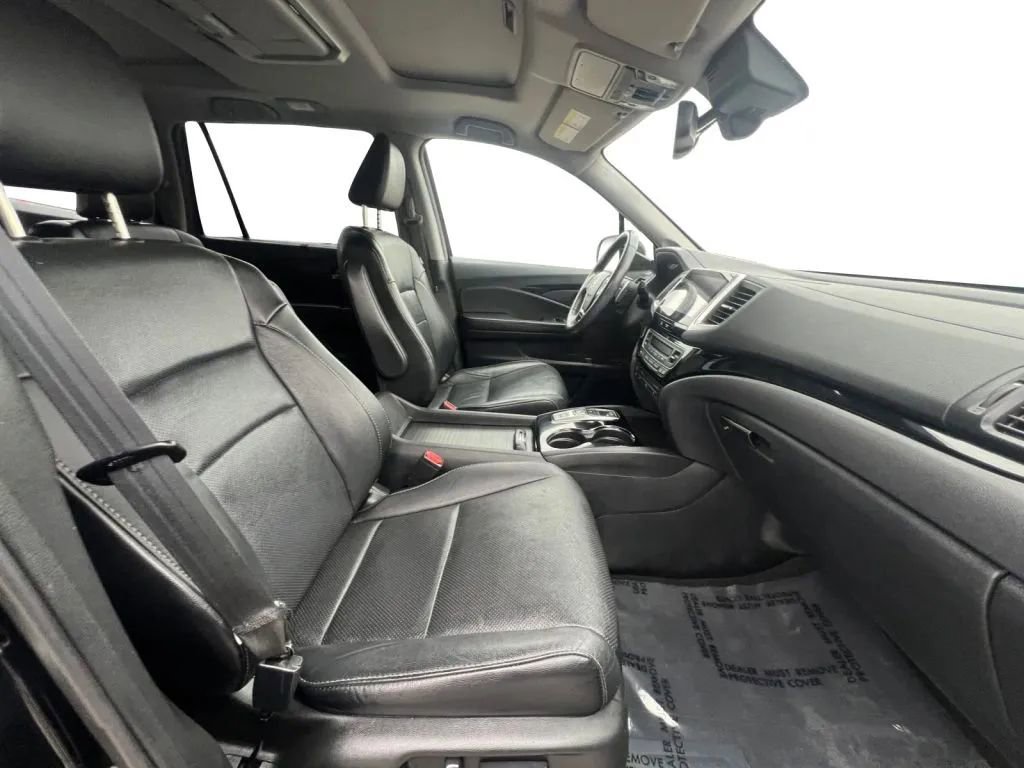 Used 2017 Honda Pilot Elite image 14