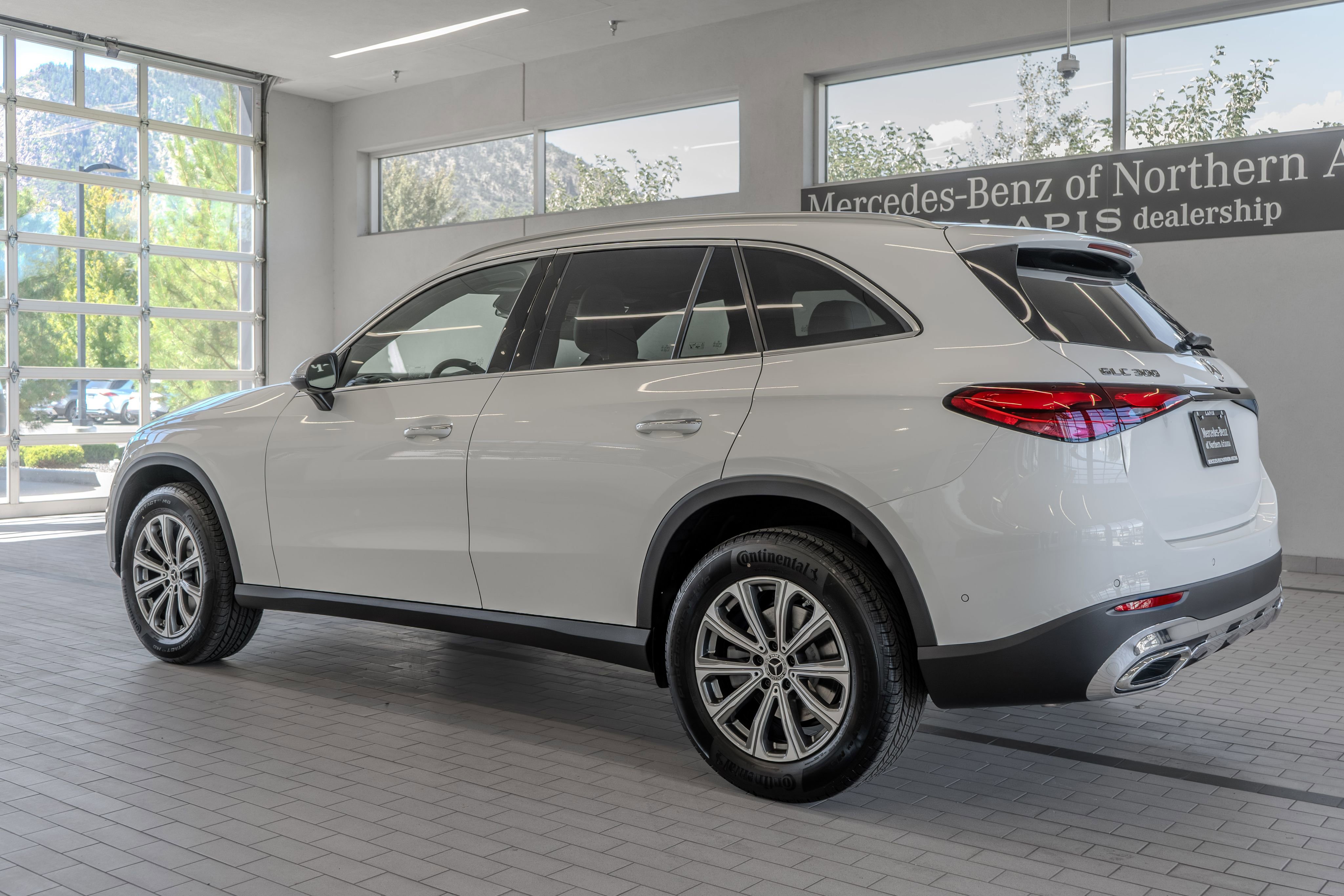 Used 2026 Mercedes-Benz GLC 300 4MATIC image 13