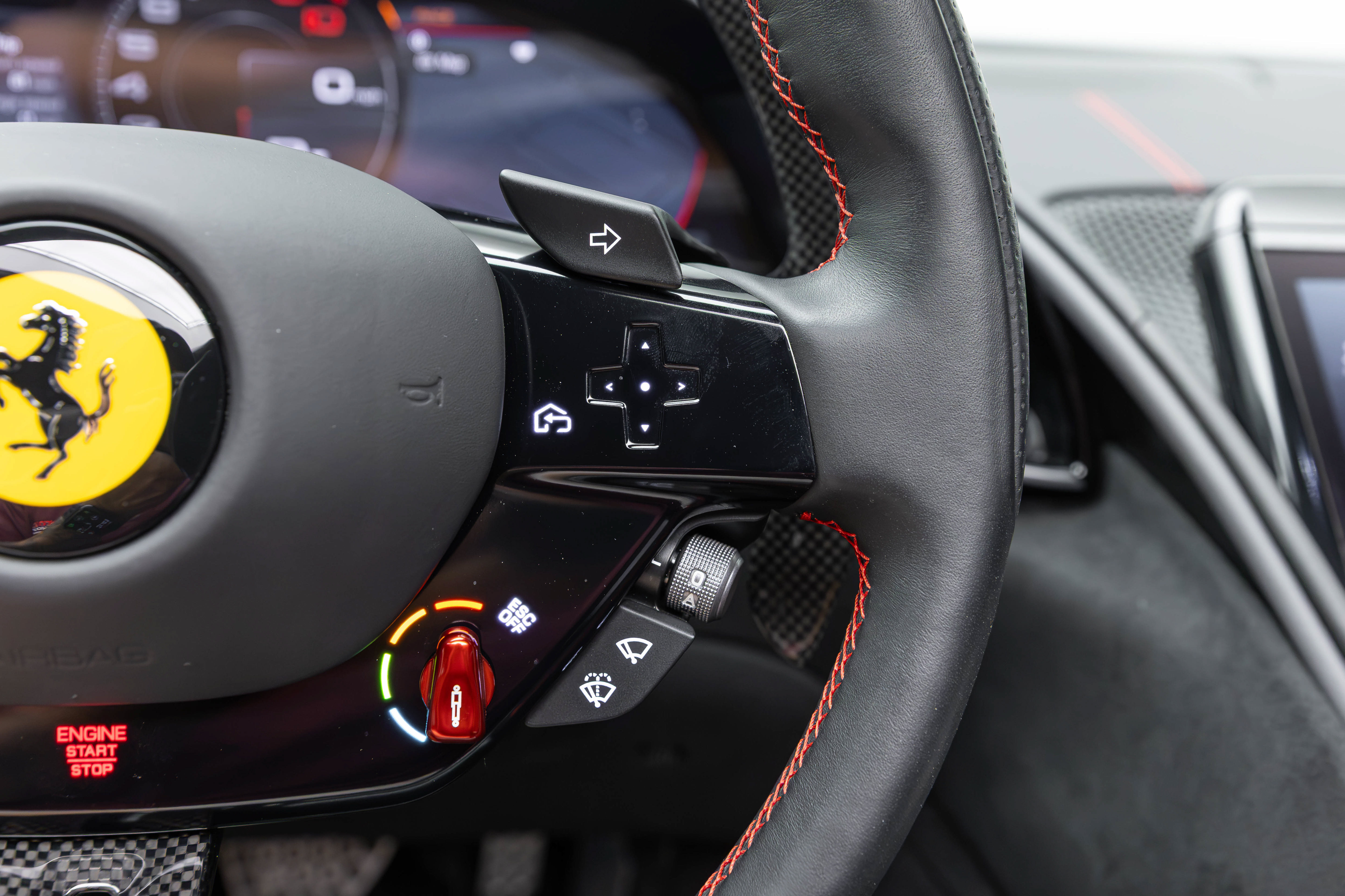 Certified 2025 Ferrari Roma Spider RWD image 41