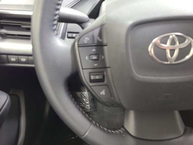 Certified 2025 Toyota Prius LE FWD image 22