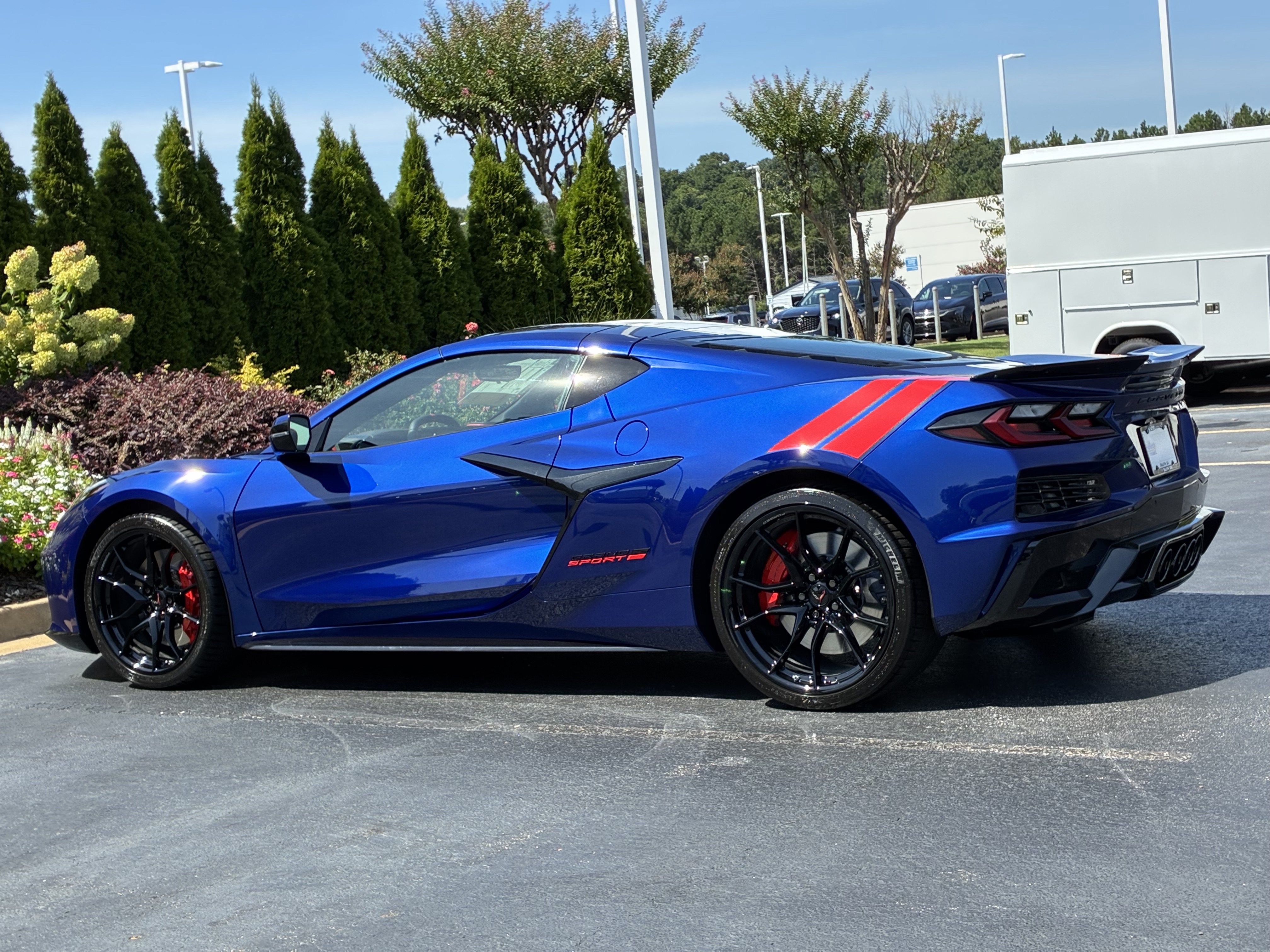 New 2027 Chevrolet Corvette Grand Sport w/ Z52 Sport Performance Package RWD image 9
