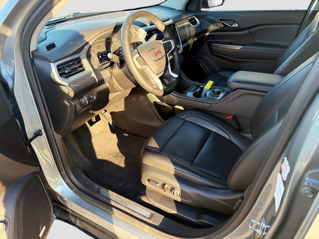 Used 2023 GMC Acadia SLT image 29