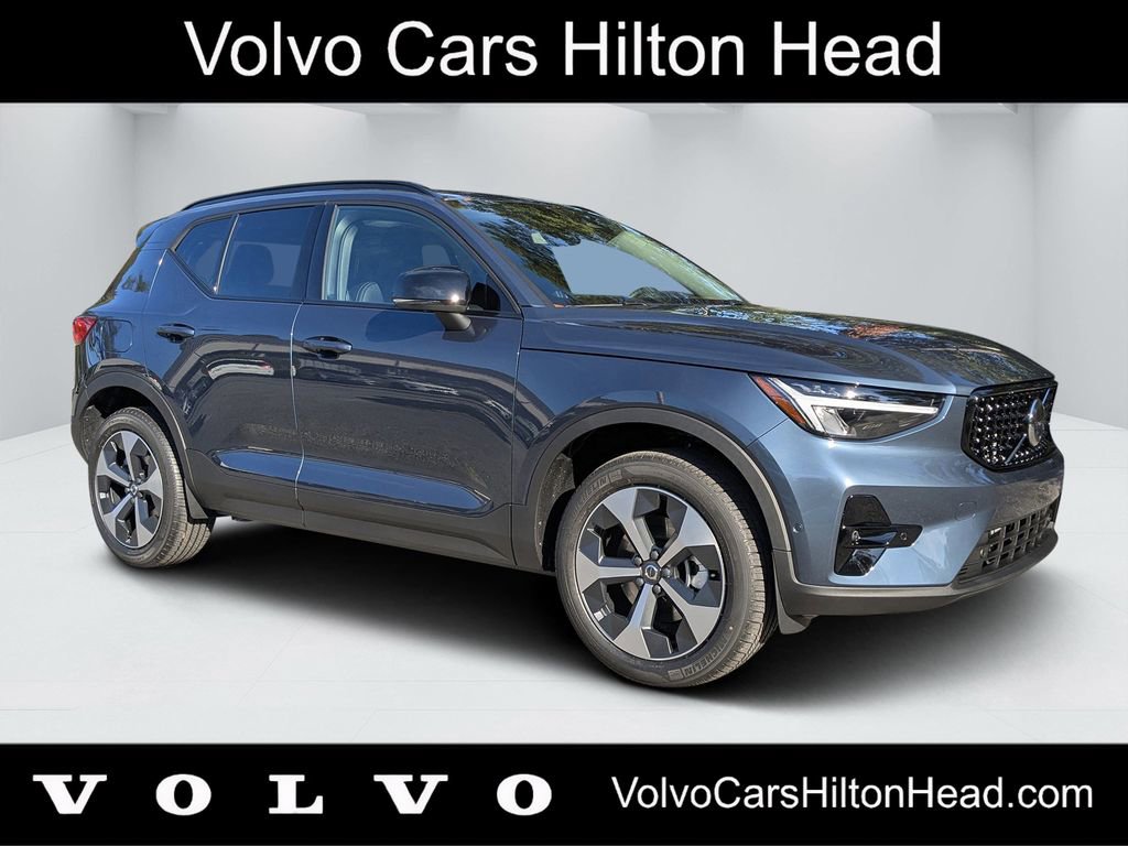 New 2026 Volvo XC40 B4 Plus w/ Protection Package Premier