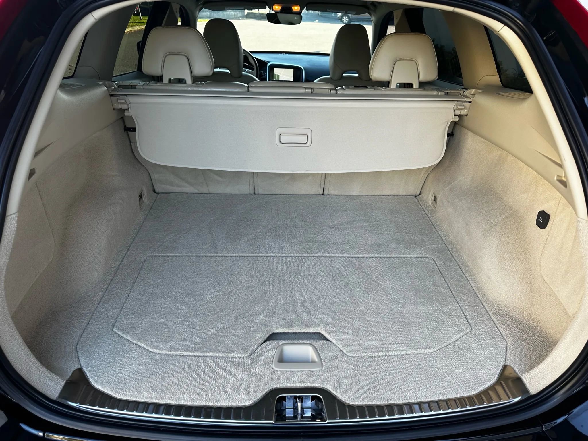 Used 2015 Volvo XC60 T5 w/ Proximity Package image 21