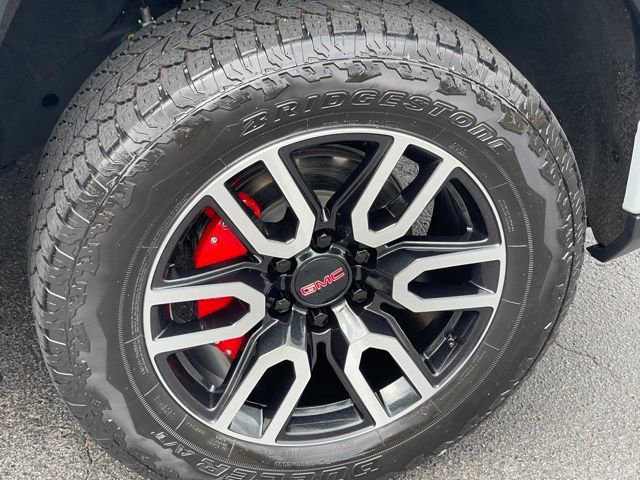 Used 2024 GMC Sierra 1500 AT4 w/ Technology Package AWD/4WD image 30