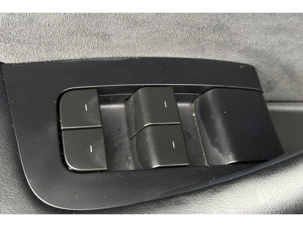 Used 2024 Tesla Model Y Long Range AWD/4WD image 12