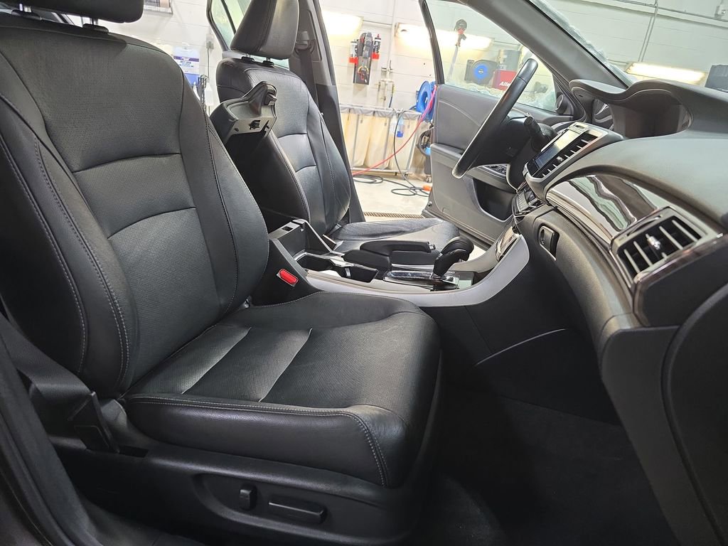 Used 2016 Honda Accord EX-L image 11