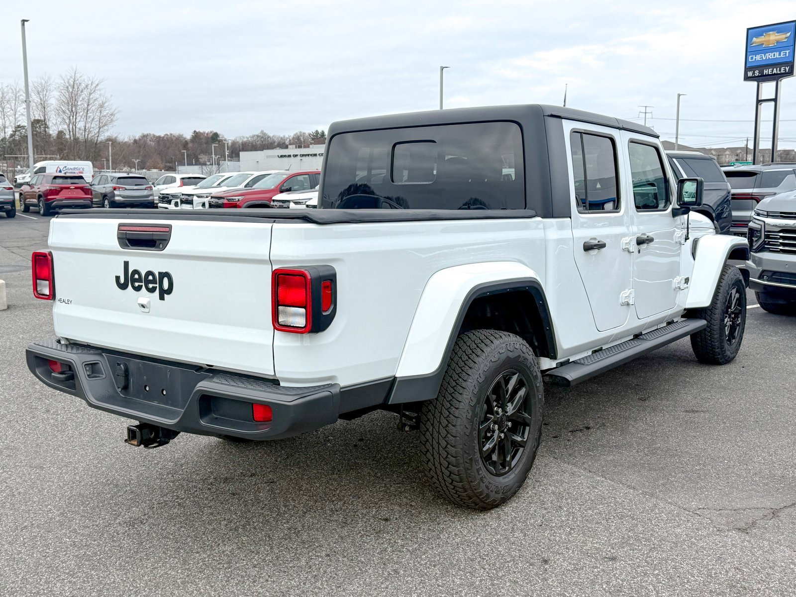 Used 2022 Jeep Gladiator Sport image 7