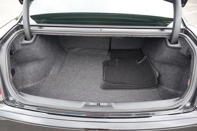 Used 2022 Chrysler 300 Touring w/ Sport Appearance Package RWD image 23