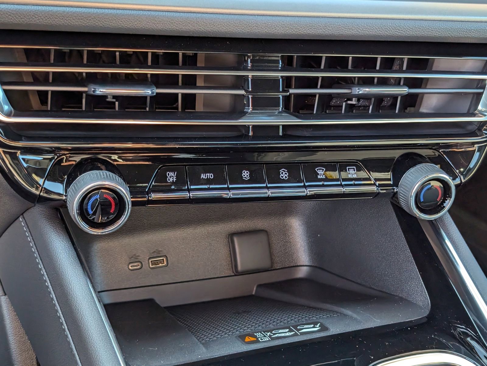 New 2026 Chevrolet Traverse LT w/ Driver Confidence Package image 24