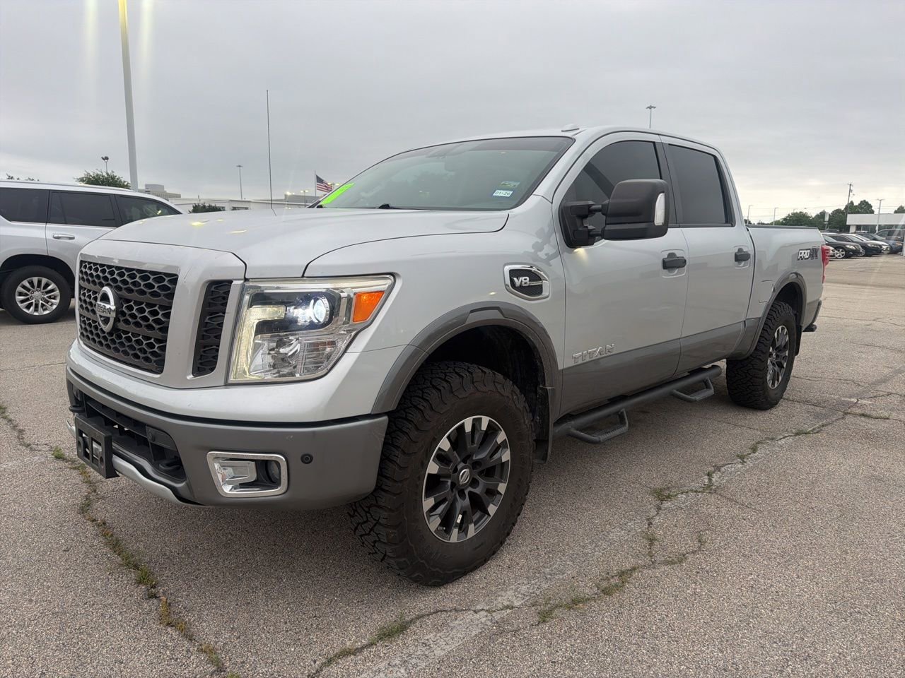 Used 2017 Nissan Titan PRO-4X w/ Pro-4x Convenience Package AWD/4WD image 3