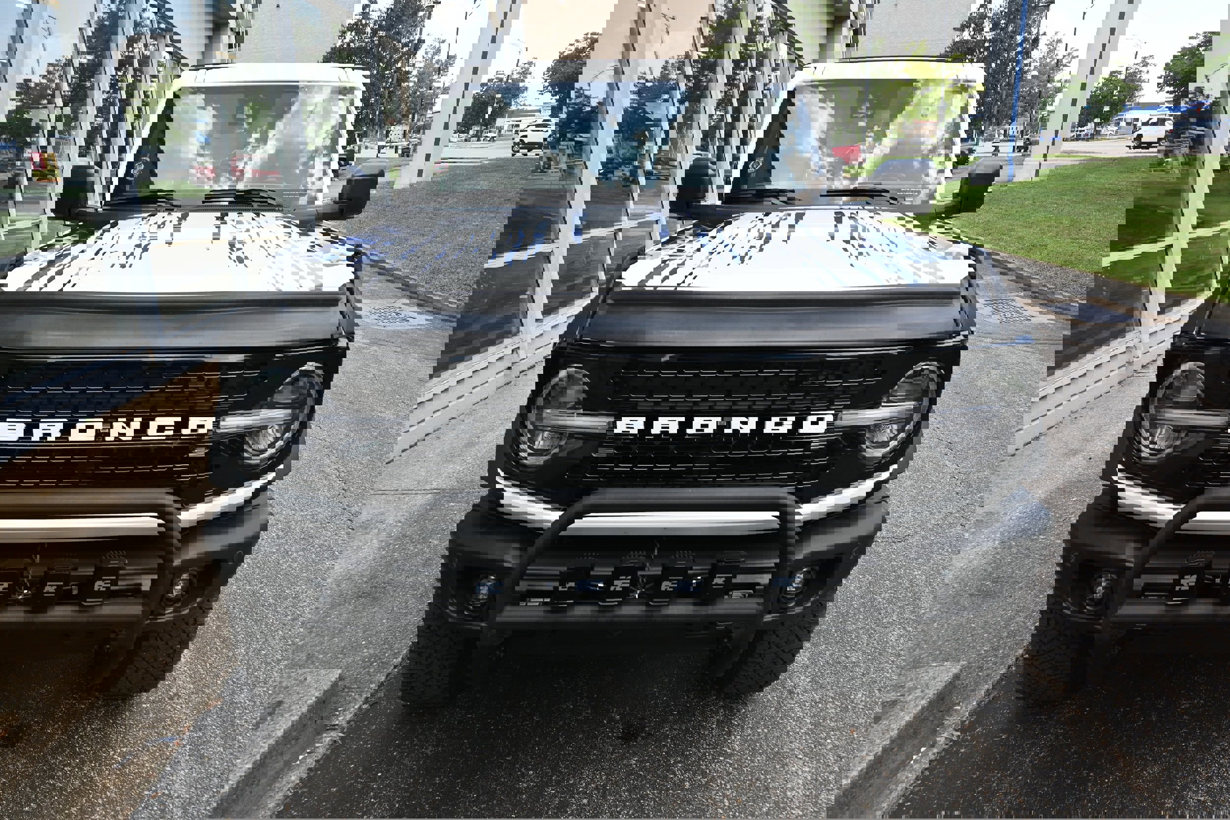 Used 2023 Ford Bronco Wildtrak image 5