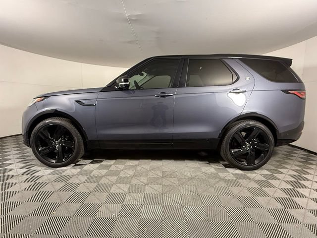 Used 2025 Land Rover Discovery Metropolitan Edition AWD/4WD image 3