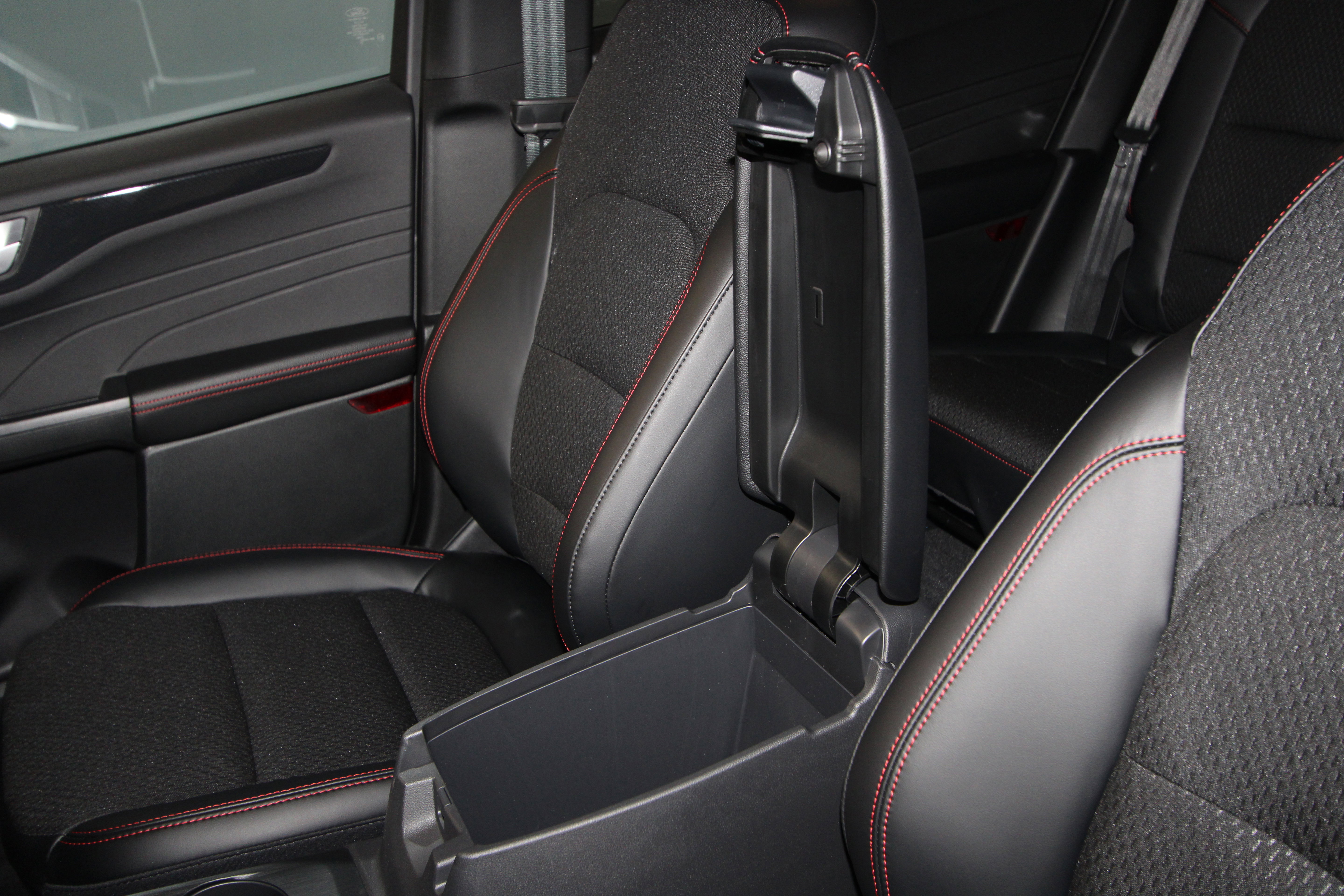 New 2026 Ford Escape ST-Line Select image 17