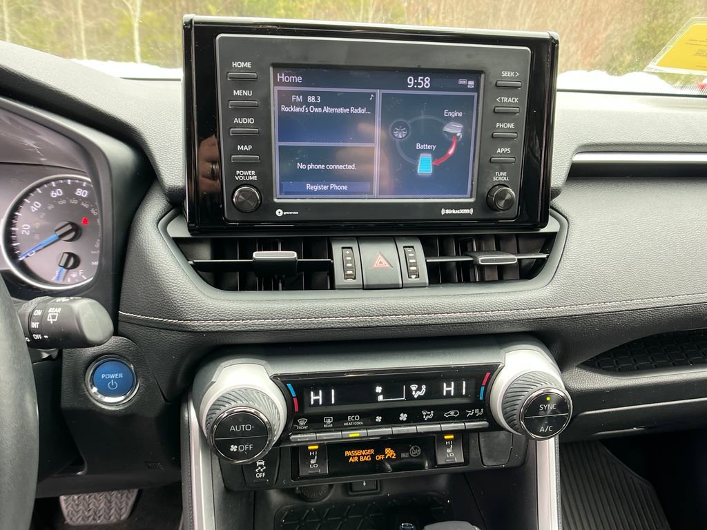 Used 2022 Toyota RAV4 XLE Premium image 16