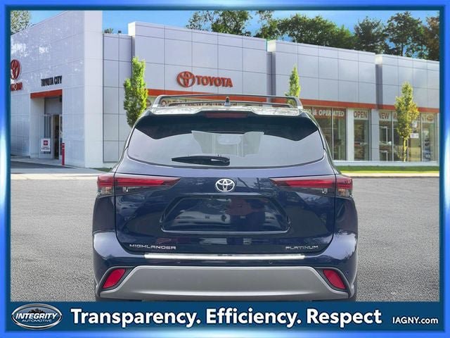 Used 2024 Toyota Highlander Platinum FWD image 7