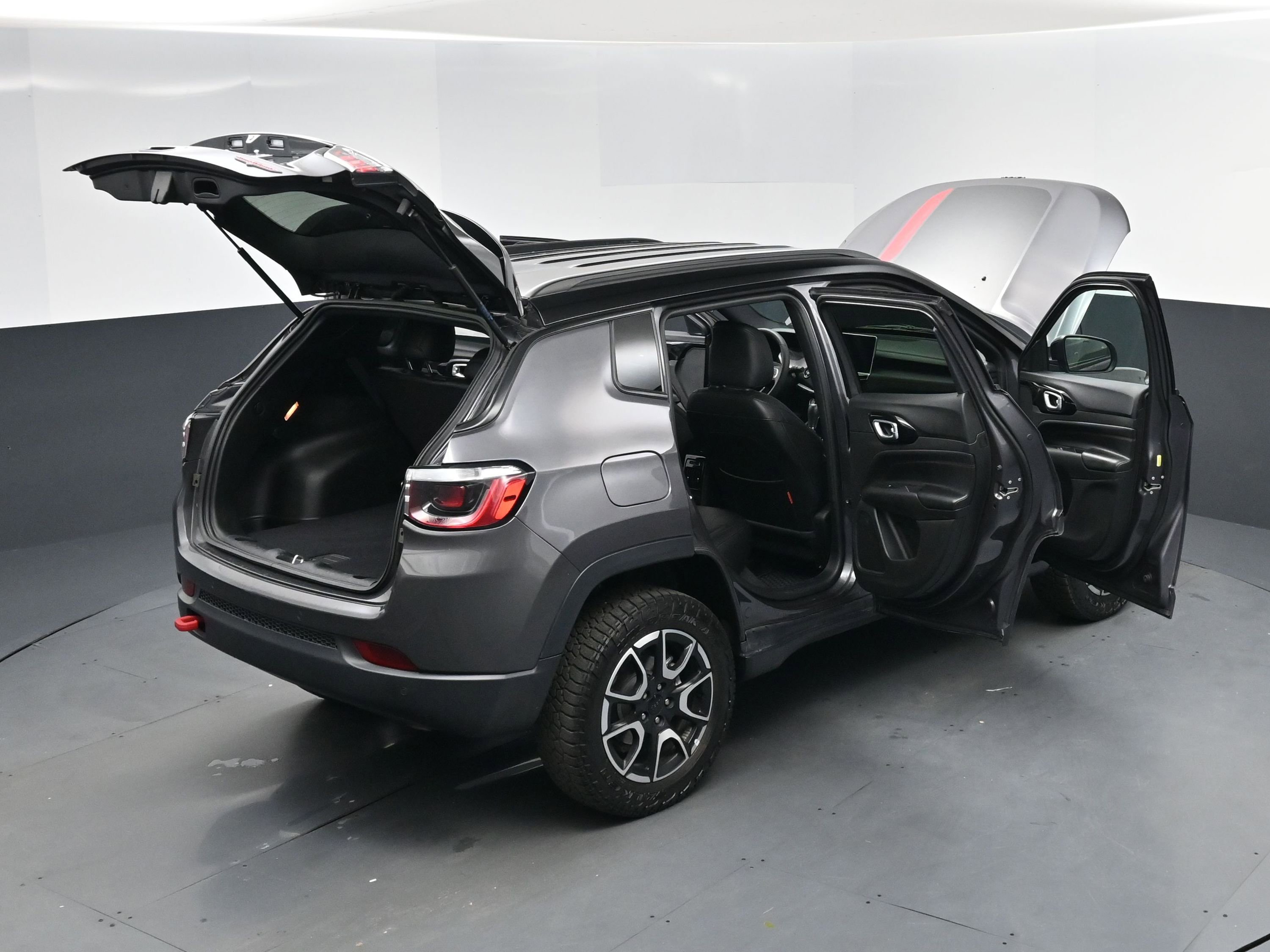Used 2024 Jeep Compass Trailhawk image 18