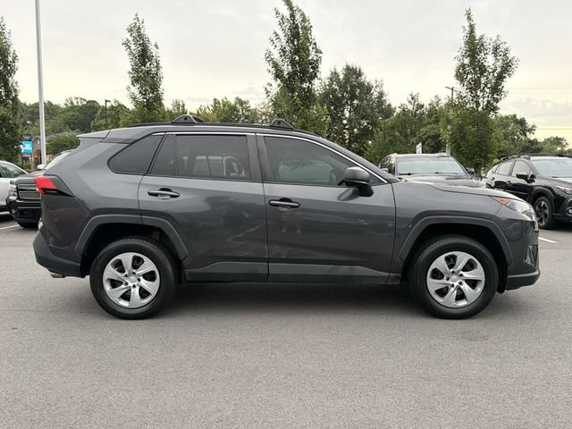Used 2020 Toyota RAV4 LE FWD image 2