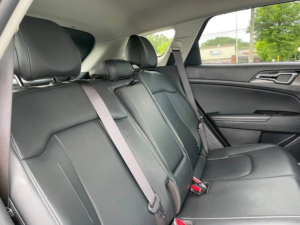 Used 2025 Kia Sportage EX AWD/4WD image 37