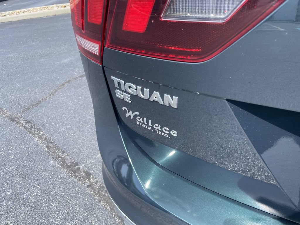 Used 2018 Volkswagen Tiguan SE w/ Panoramic Sunroof Package AWD/4WD image 7