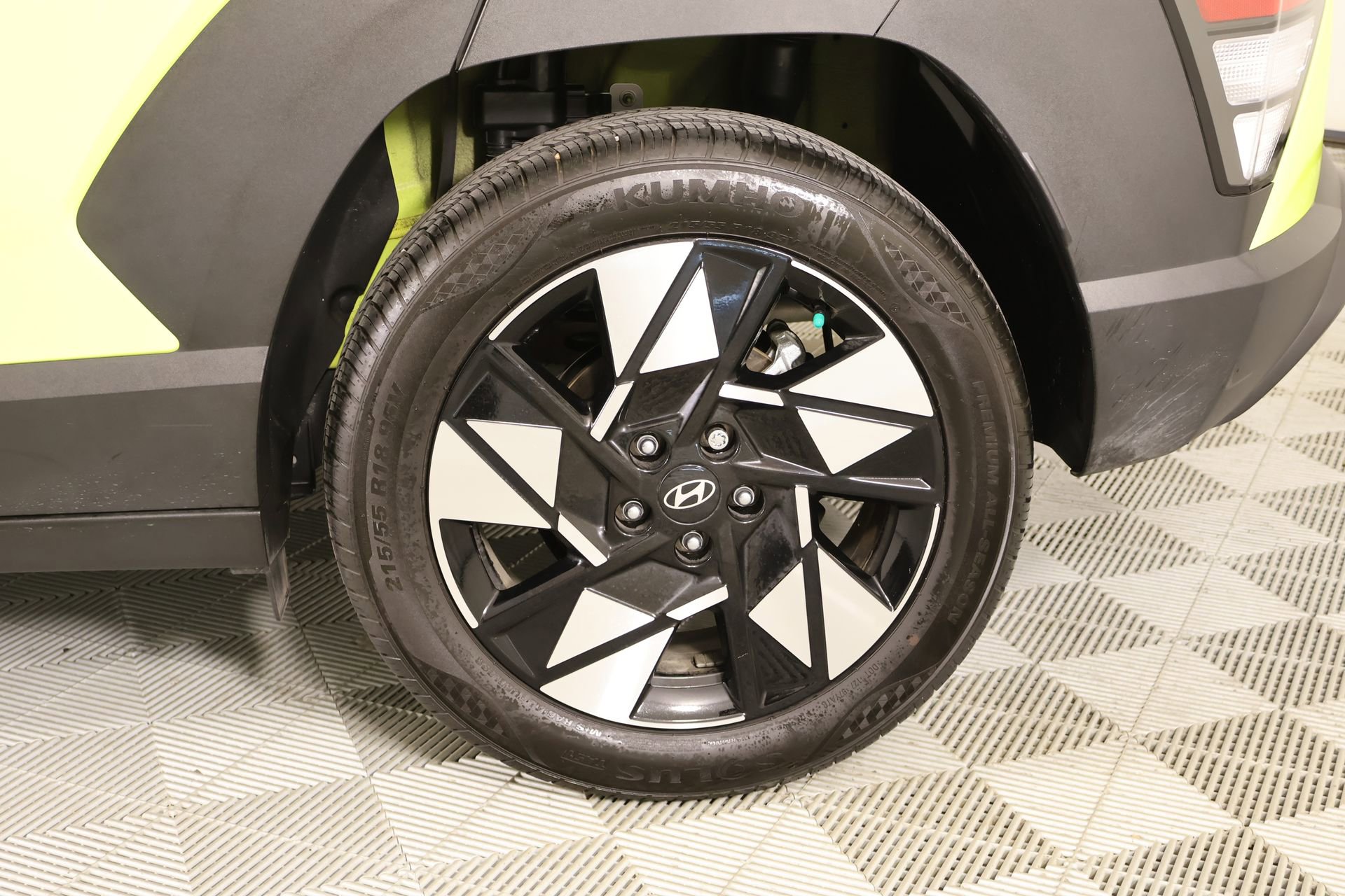 Used 2024 Hyundai Kona SEL w/ Convenience Package image 18